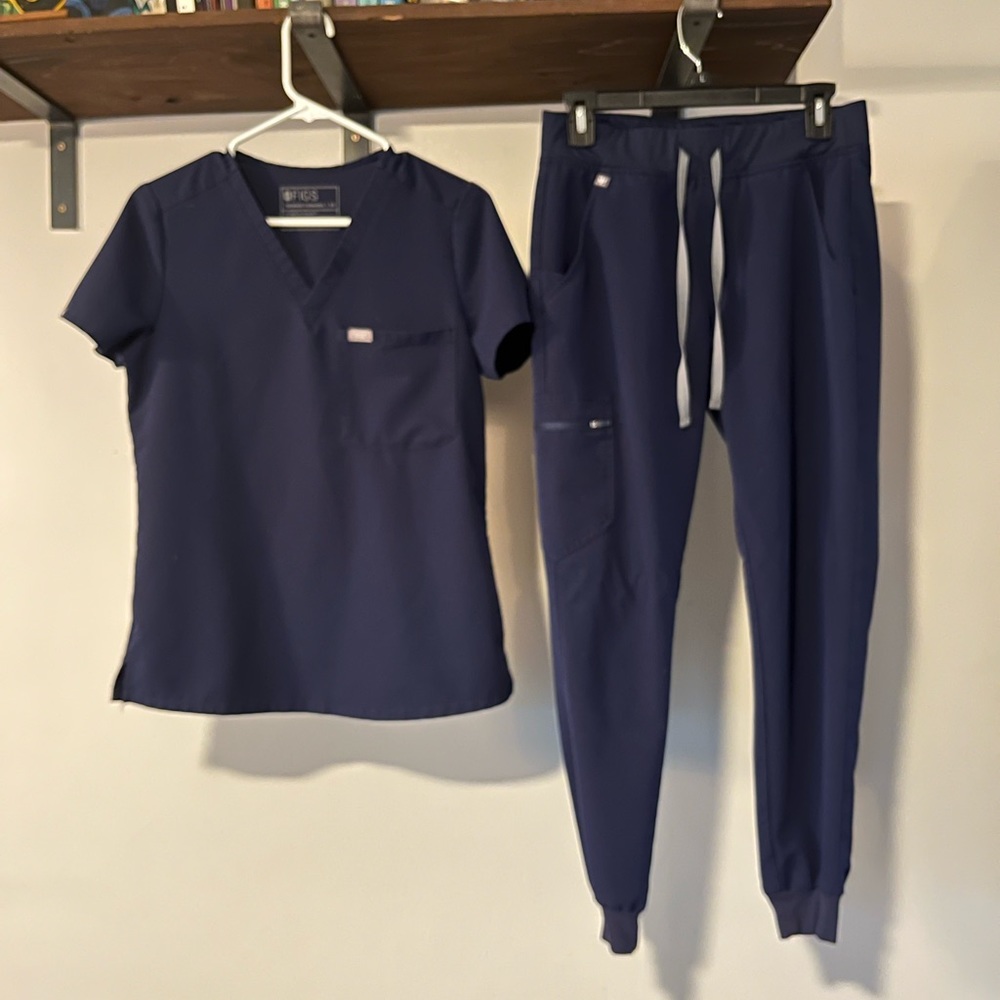 Figs scrubs
